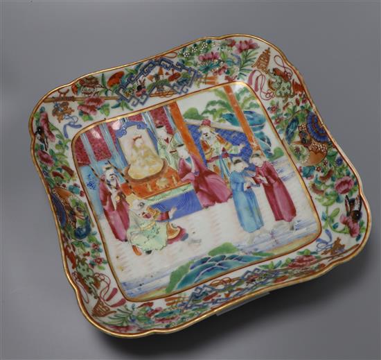 A Chinese famille rose square dish length 28cm